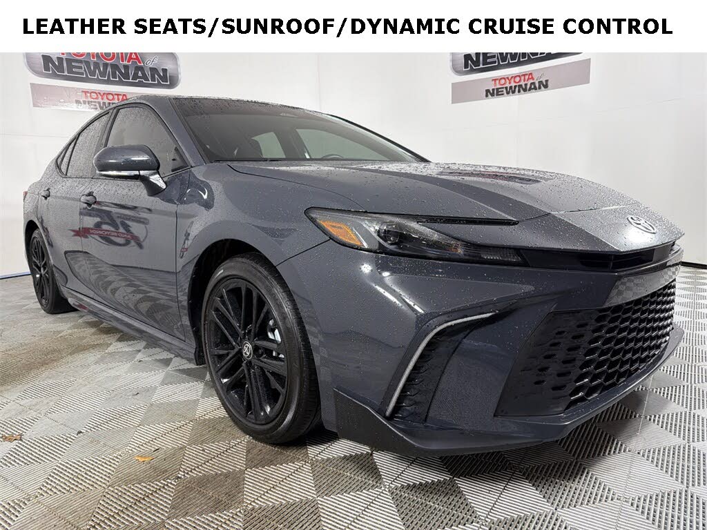 2025 Toyota Camry SE FWD