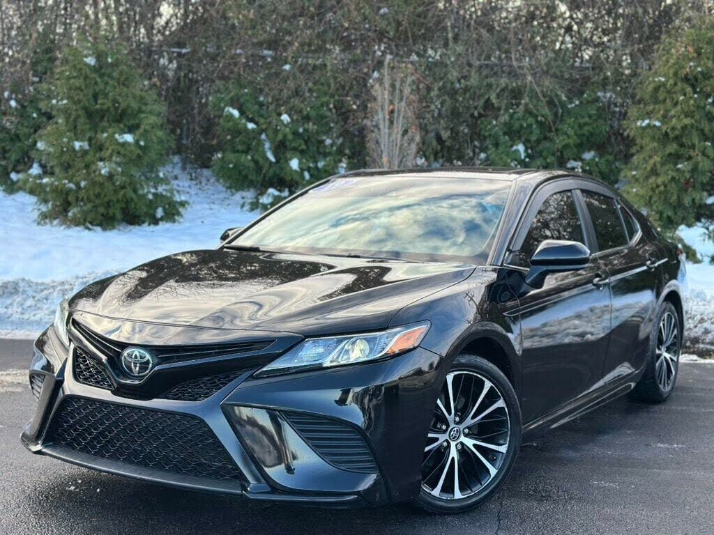 2019 Toyota Camry SE FWD