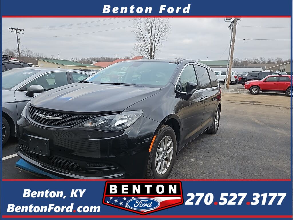 2024 Chrysler Voyager LX FWD