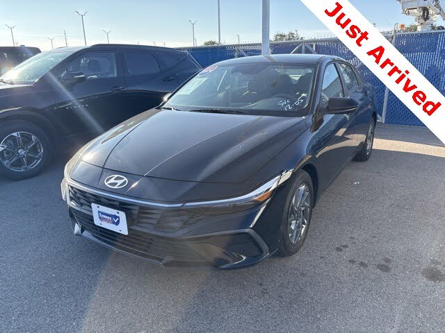 2024 Hyundai Elantra SEL FWD
