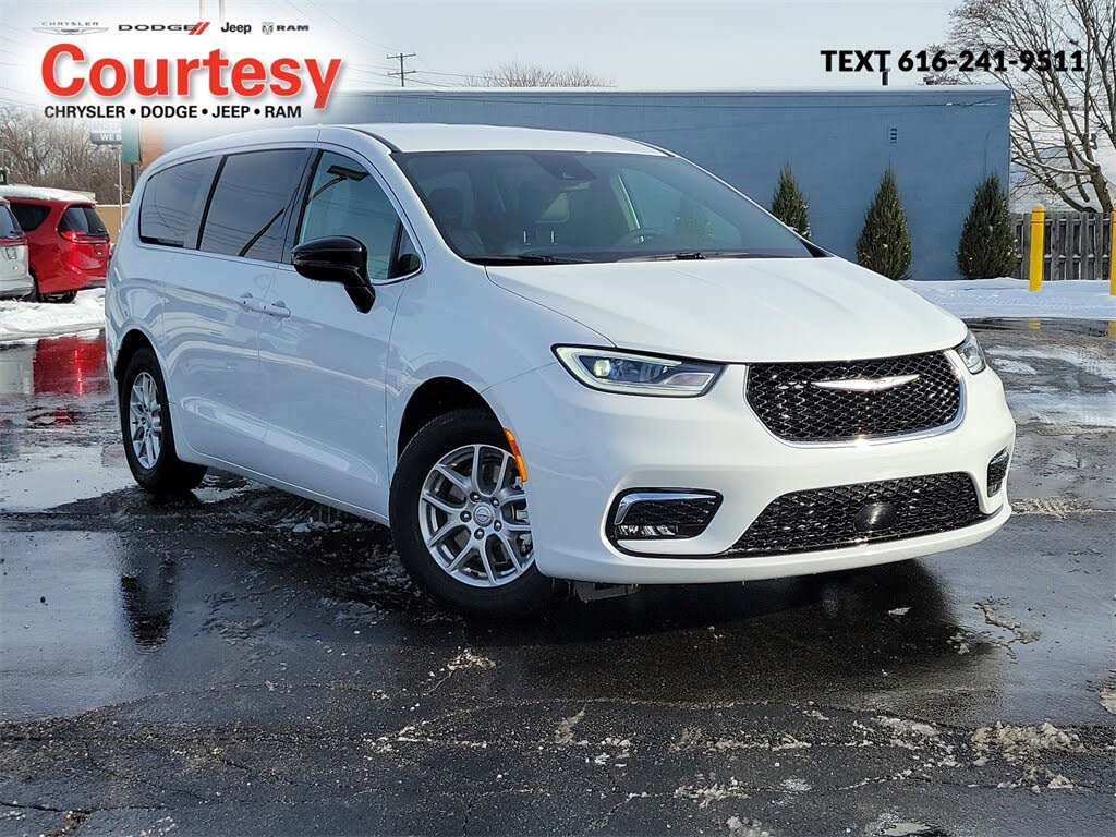 2026 Chrysler Pacifica Select FWD