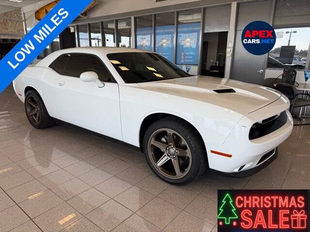 2022 Dodge Challenger SXT RWD