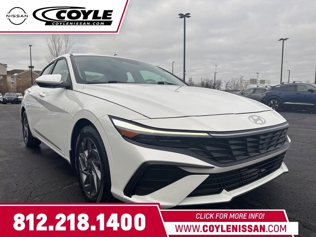 2024 Hyundai Elantra SEL FWD