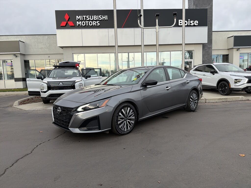 2024 Nissan Altima 2.5 SV FWD