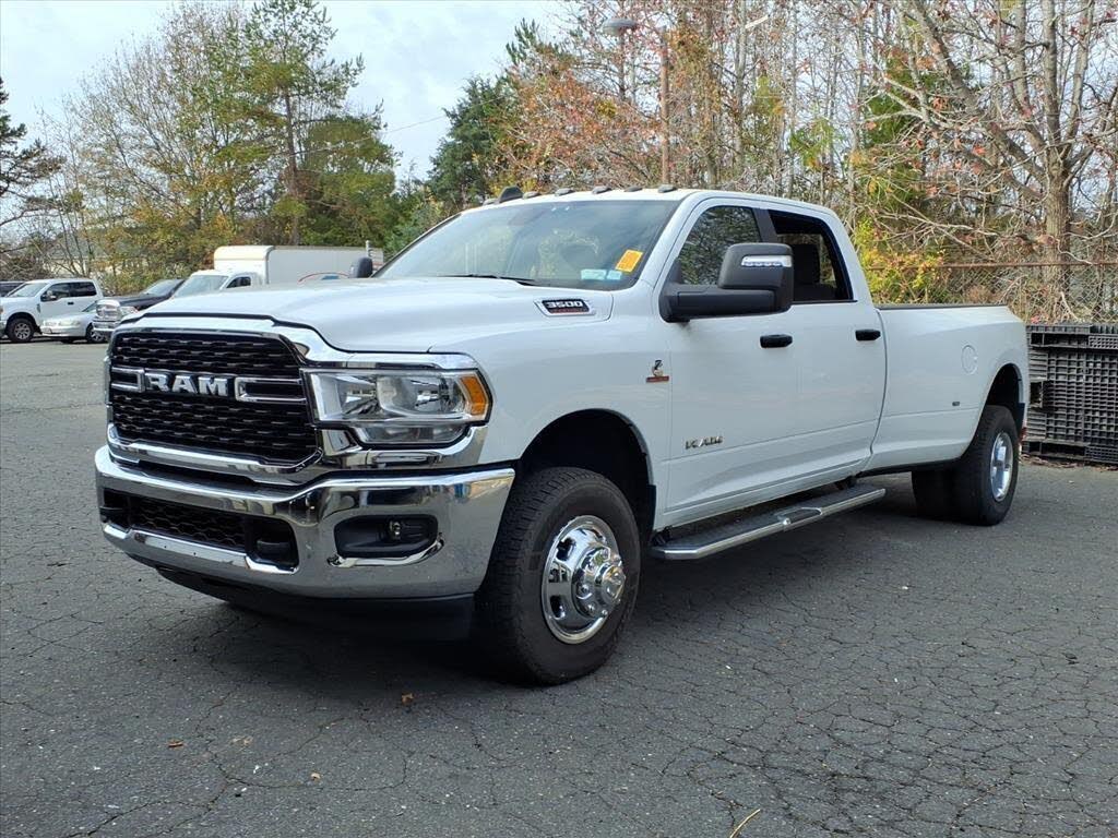 2024 RAM 3500 Big Horn Crew Cab LB DRW 4WD