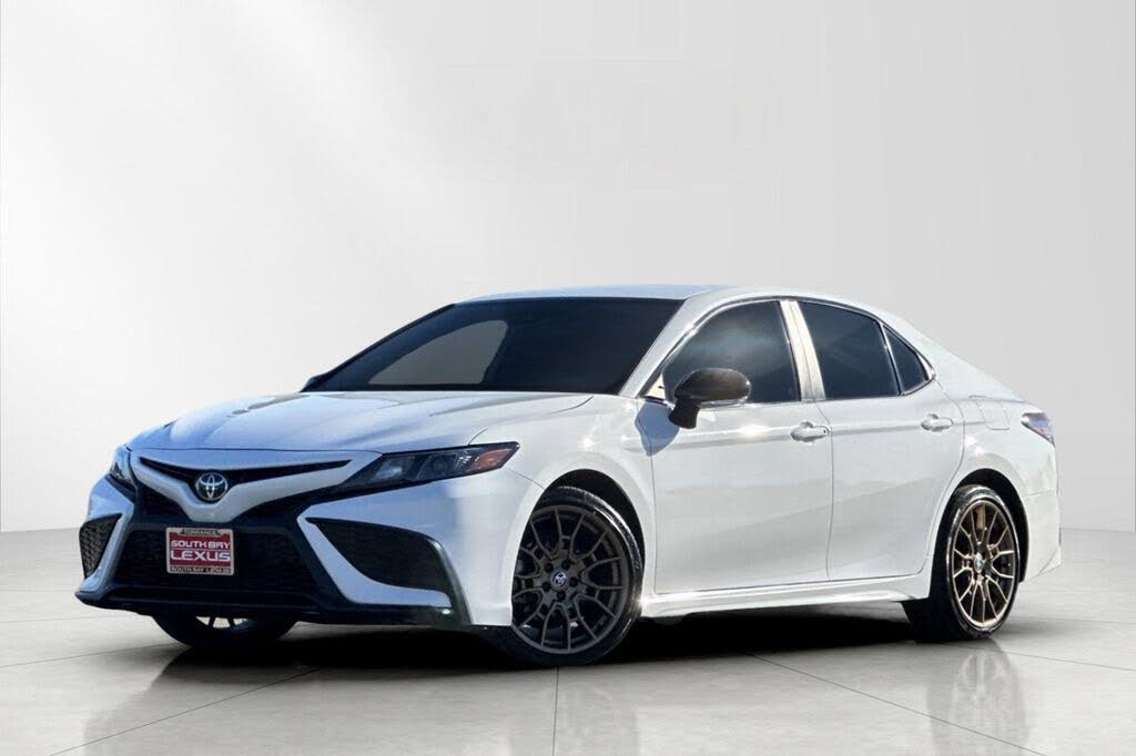 2024 Toyota Camry SE Nightshade FWD