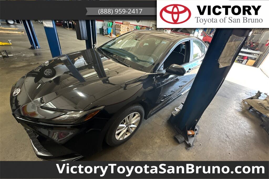 2025 Toyota Camry LE FWD