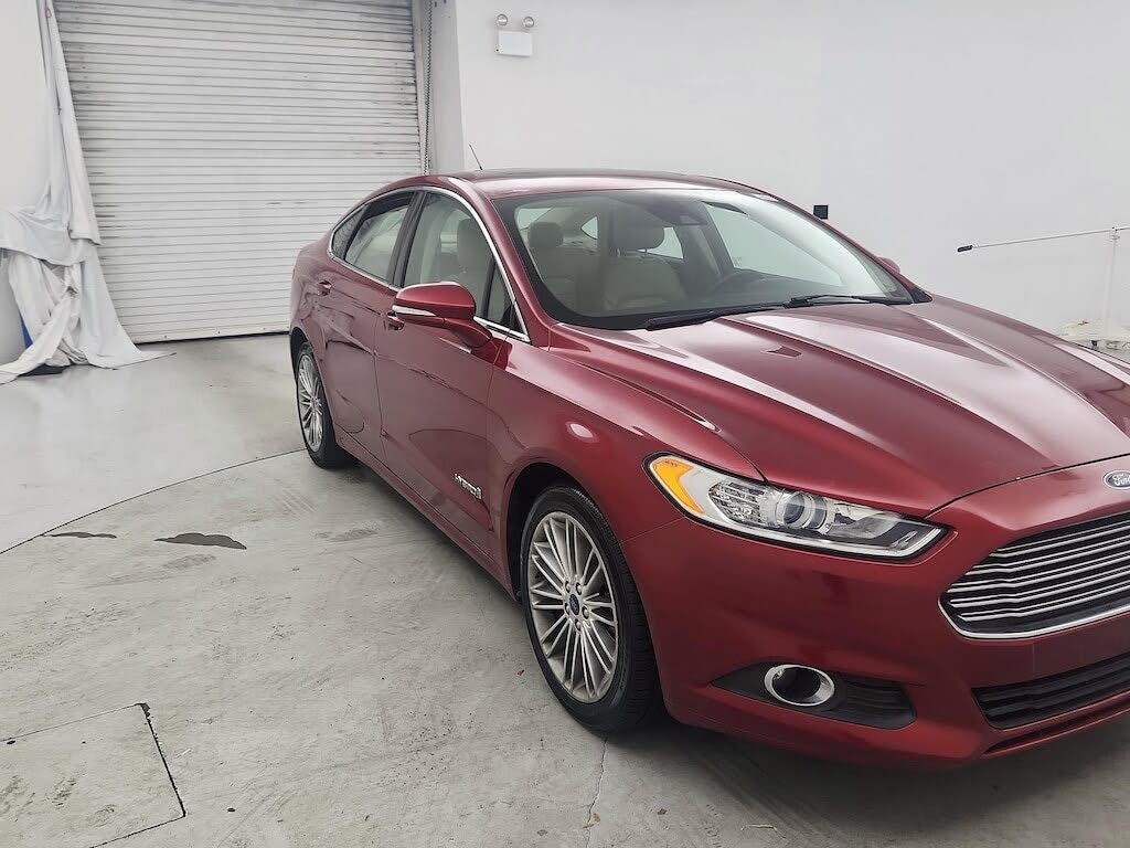 2014 Ford Fusion Hybrid SE FWD
