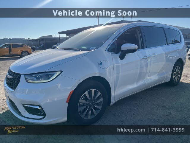 2023 Chrysler Pacifica Hybrid Touring L FWD