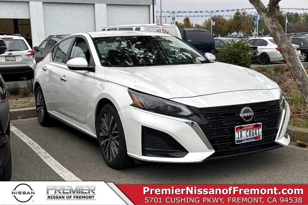 2023 Nissan Altima 2.5 SV FWD