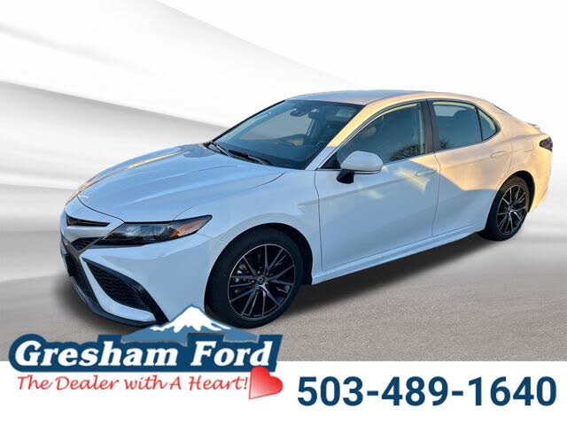 2024 Toyota Camry SE FWD