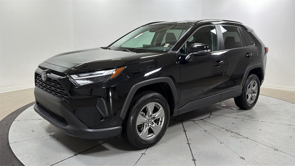 2024 Toyota RAV4 XLE FWD