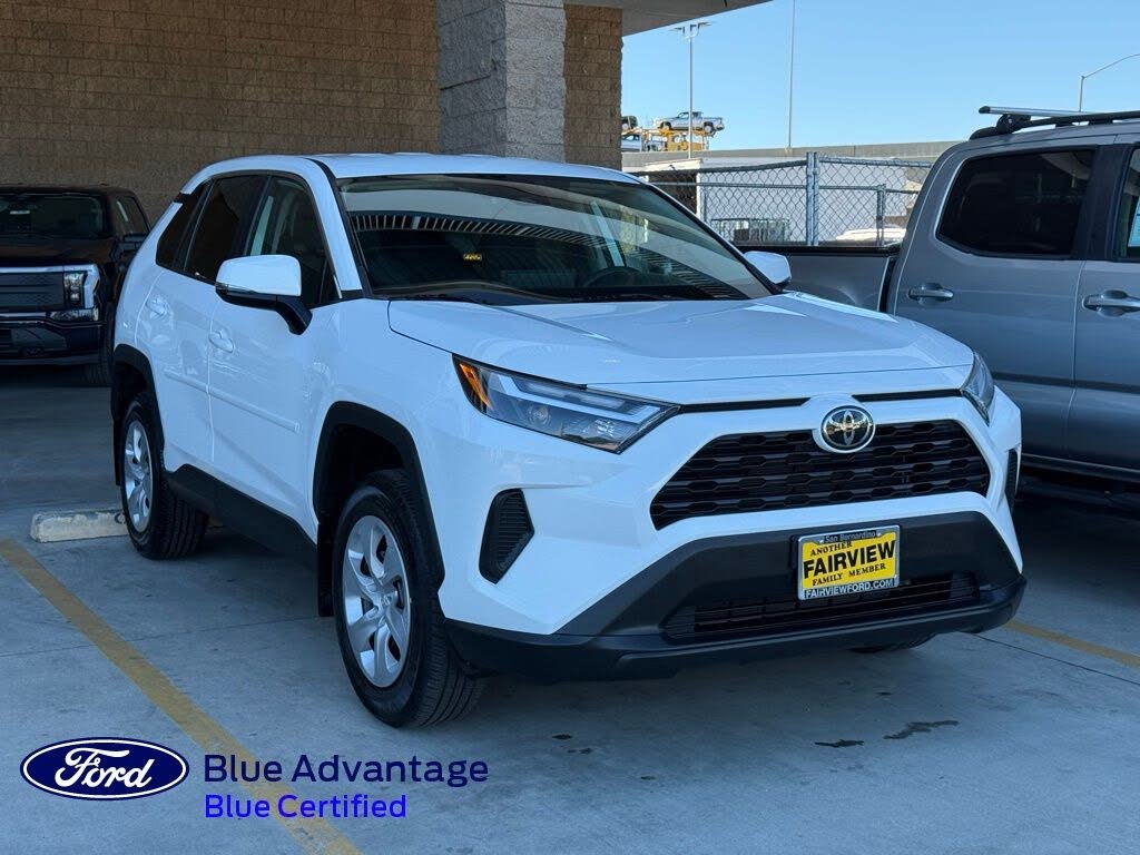2024 Toyota RAV4 LE FWD