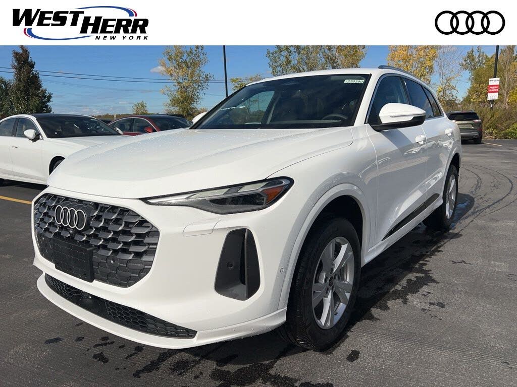 2025 Audi Q5 quattro Premium 40 TFSI