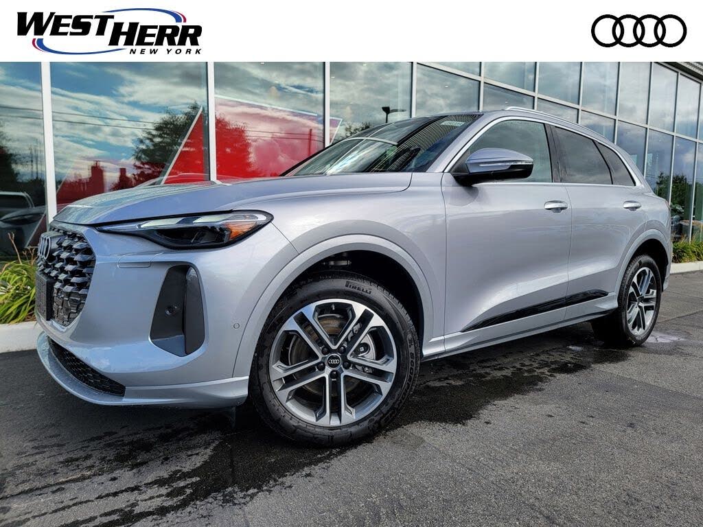 2025 Audi Q5 quattro Premium 40 TFSI