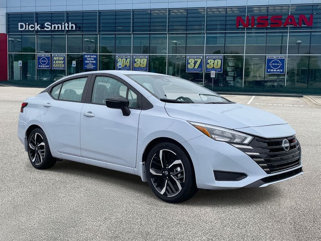 2025 Nissan Versa SR FWD