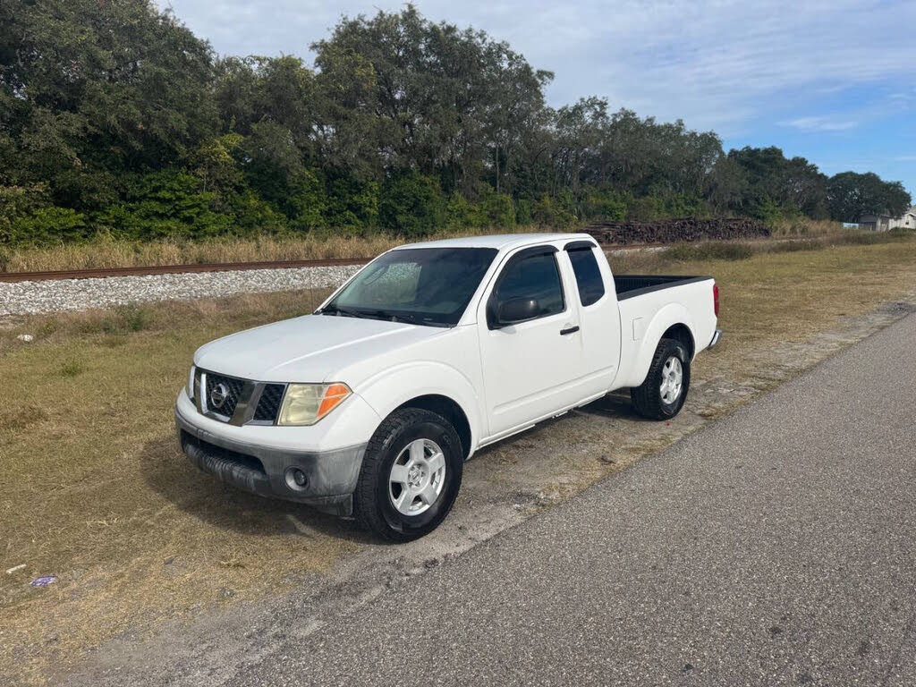 2006 Nissan Frontier XE 4dr King Cab SB with automatic