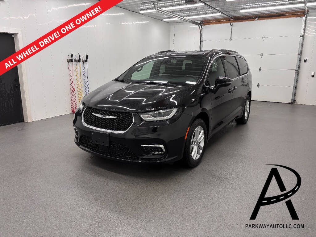 2022 Chrysler Pacifica Touring AWD