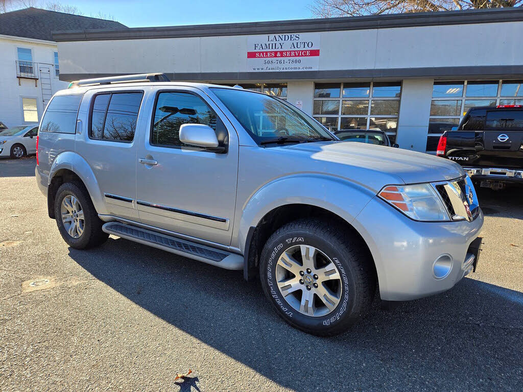 2011 Nissan Pathfinder Silver Edition V6 4WD