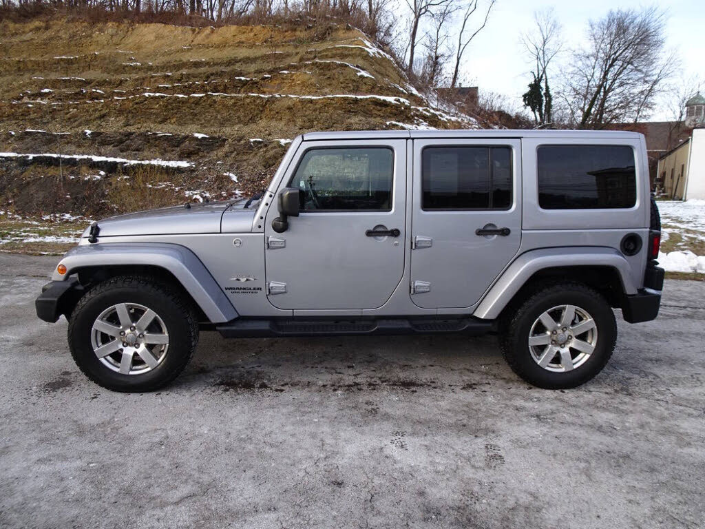 2016 Jeep Wrangler Unlimited Sahara 4WD