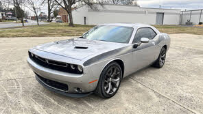 Dodge Challenger SXT Plus RWD