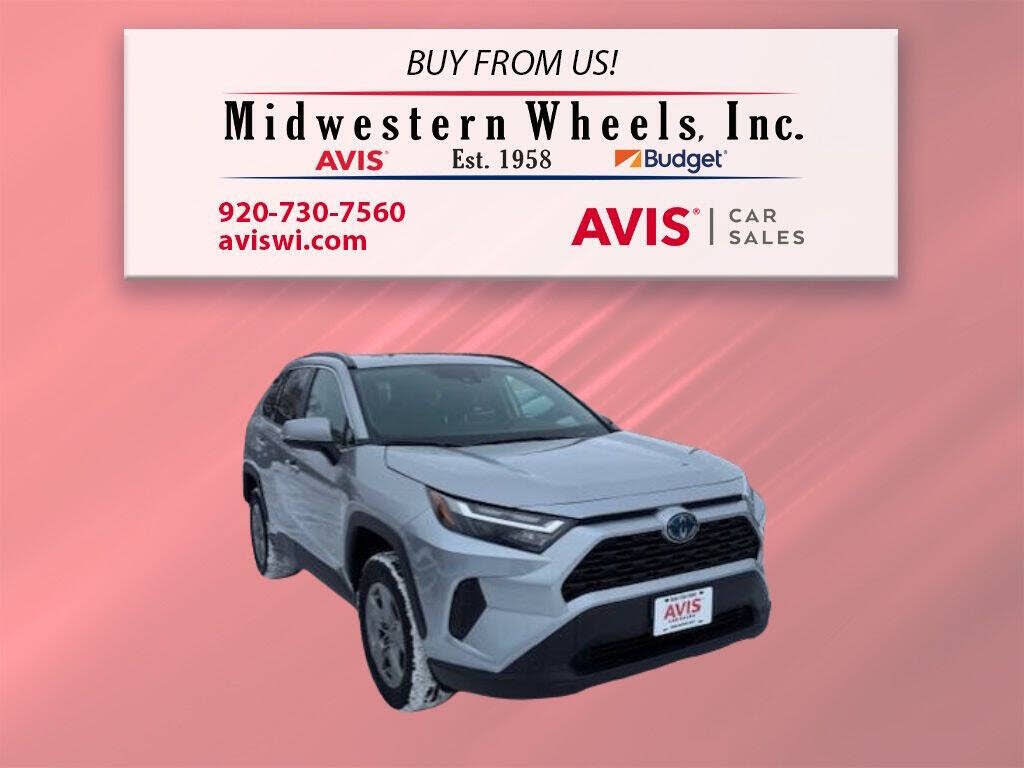 2024 Toyota RAV4 XLE's photo