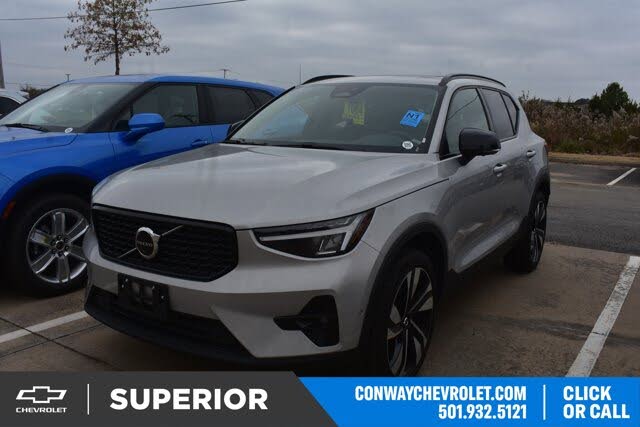 2025 Volvo XC40 B5 Plus Dark Theme AWD