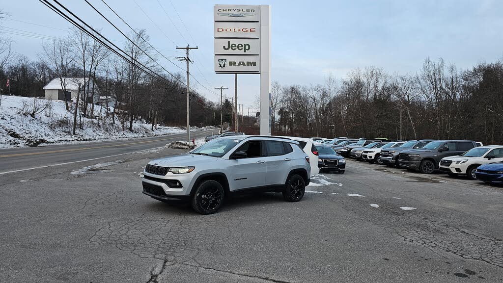 2026 Jeep Compass Latitude Altitude 4WD
