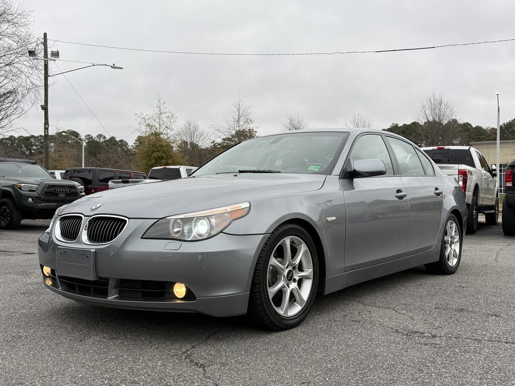 2004 BMW 5 Series 545i Sedan RWD