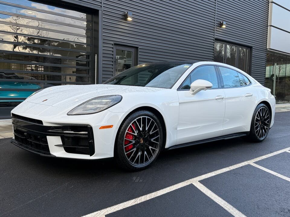 2026 Porsche Panamera GTS AWD