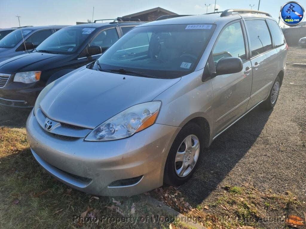 2008 Toyota Sienna LE 7 Passenger