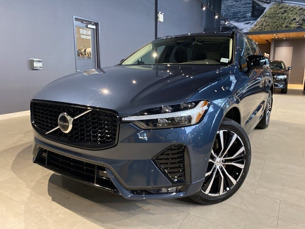 2025 Volvo XC60 B5 Plus Dark Theme AWD
