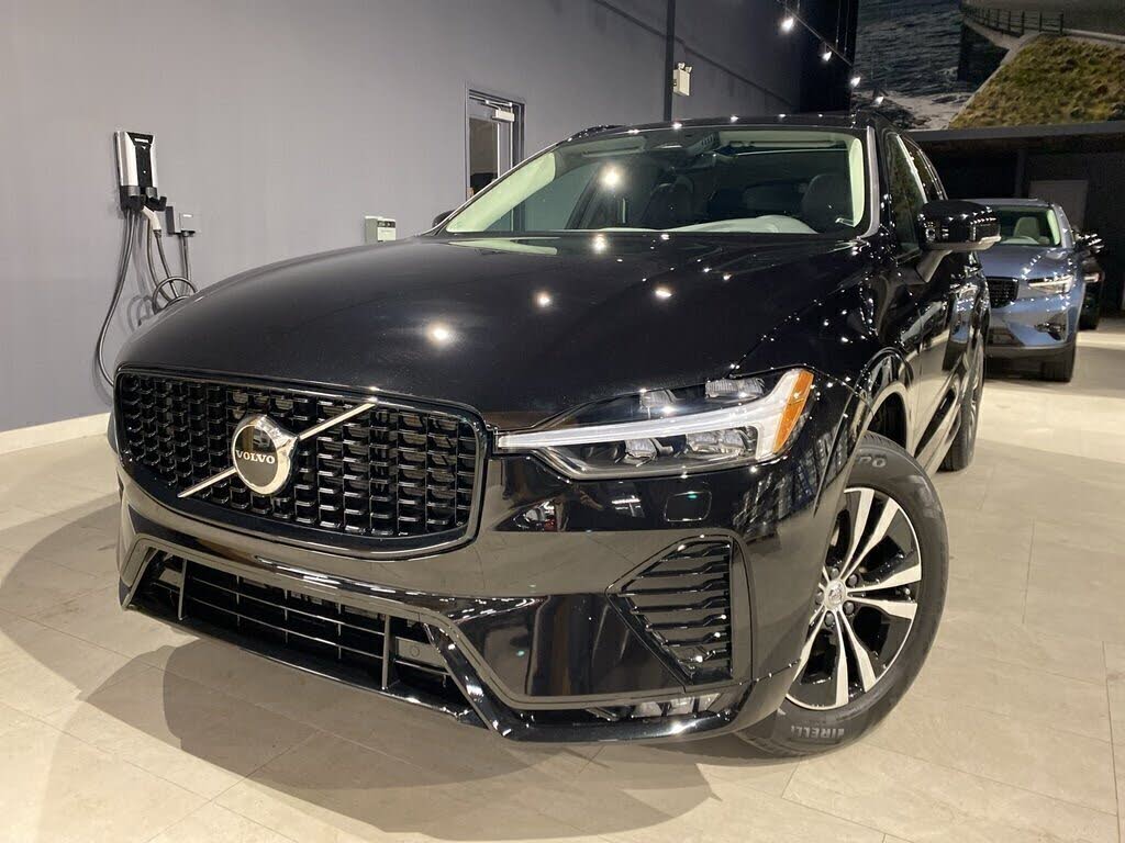 2025 Volvo XC60 B5 Core Dark Theme AWD