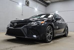 Toyota Camry SE FWD