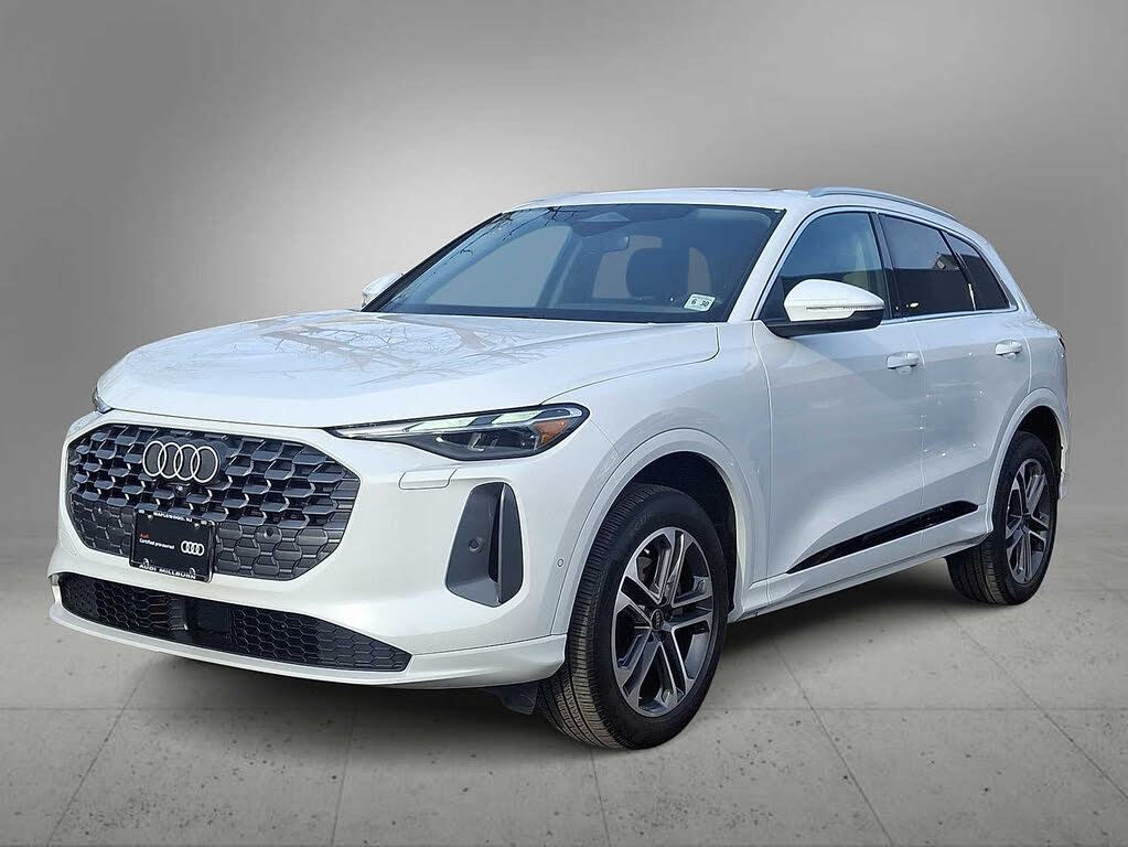 2025 Audi Q5 quattro Premium 40 TFSI