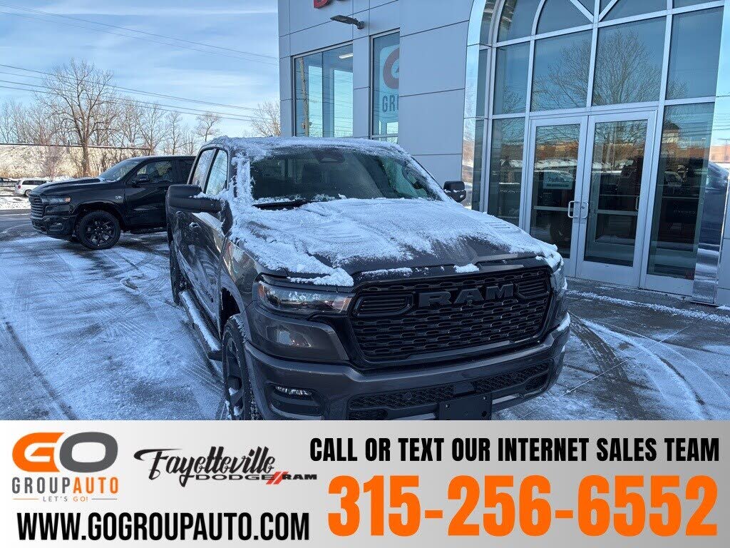 2025 RAM 1500 Express Crew Cab 4WD