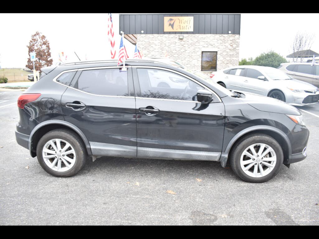 2018 Nissan Rogue Sport SV FWD