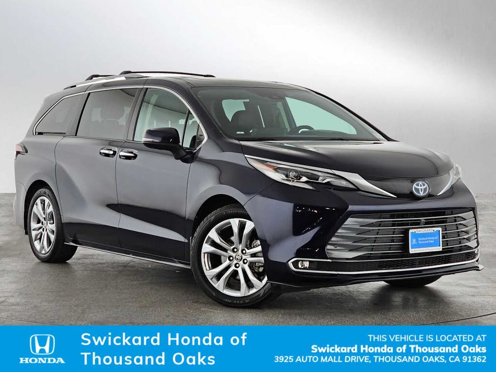 2022 Toyota Sienna Platinum 7-Passenger FWD
