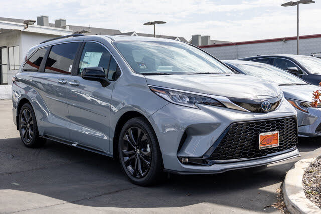 2026 Toyota Sienna XSE 7-Passenger AWD