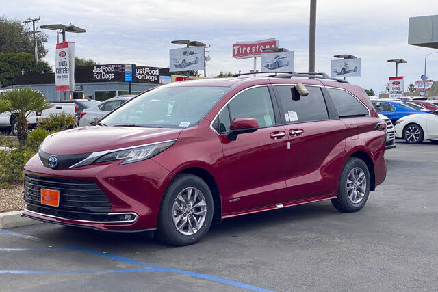 2026 Toyota Sienna XLE 7-Passenger FWD