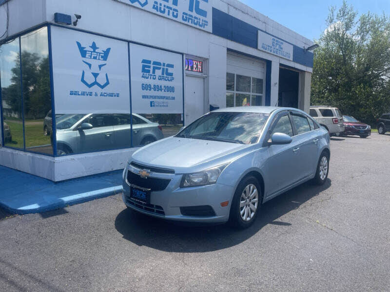 2011 Chevrolet Cruze 1LT Sedan FWD