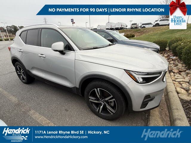 2025 Volvo XC40 B5 Core Bright Theme AWD