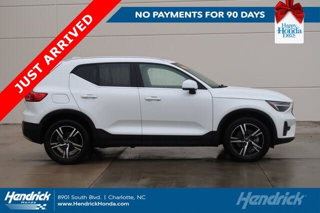 2025 Volvo XC40 B5 Core Bright Theme AWD