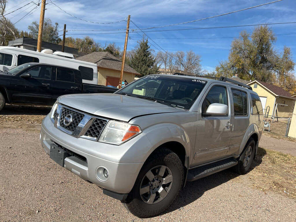 2005 Nissan Pathfinder SE