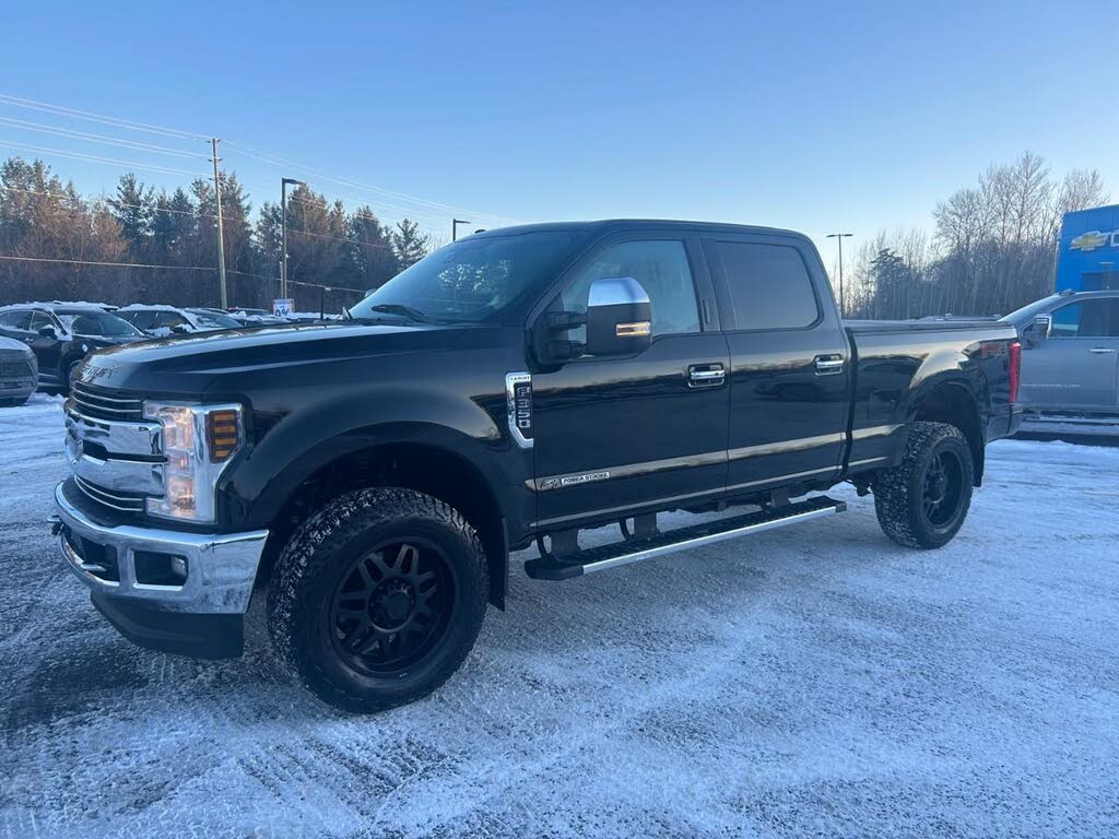 2018 Ford F-350 Super Duty Lariat Crew Cab 4WD