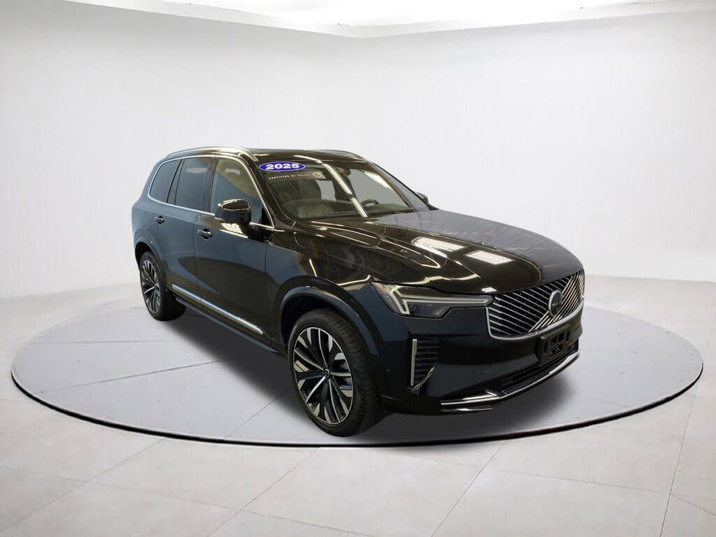 2025 Volvo XC90 B5 Plus Bright Theme 7-Passenger AWD