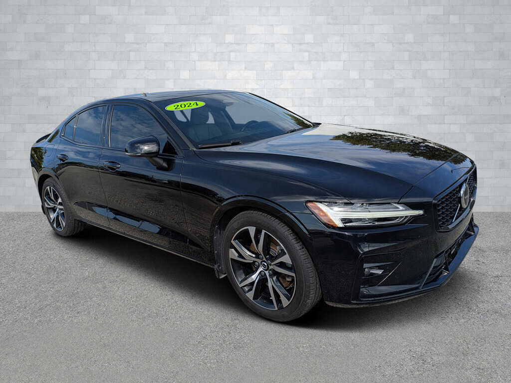 2024 Volvo S60 B5 Core Dark Theme FWD