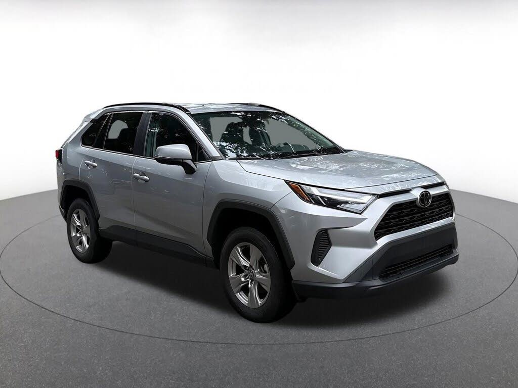 2025 Toyota RAV4 XLE FWD
