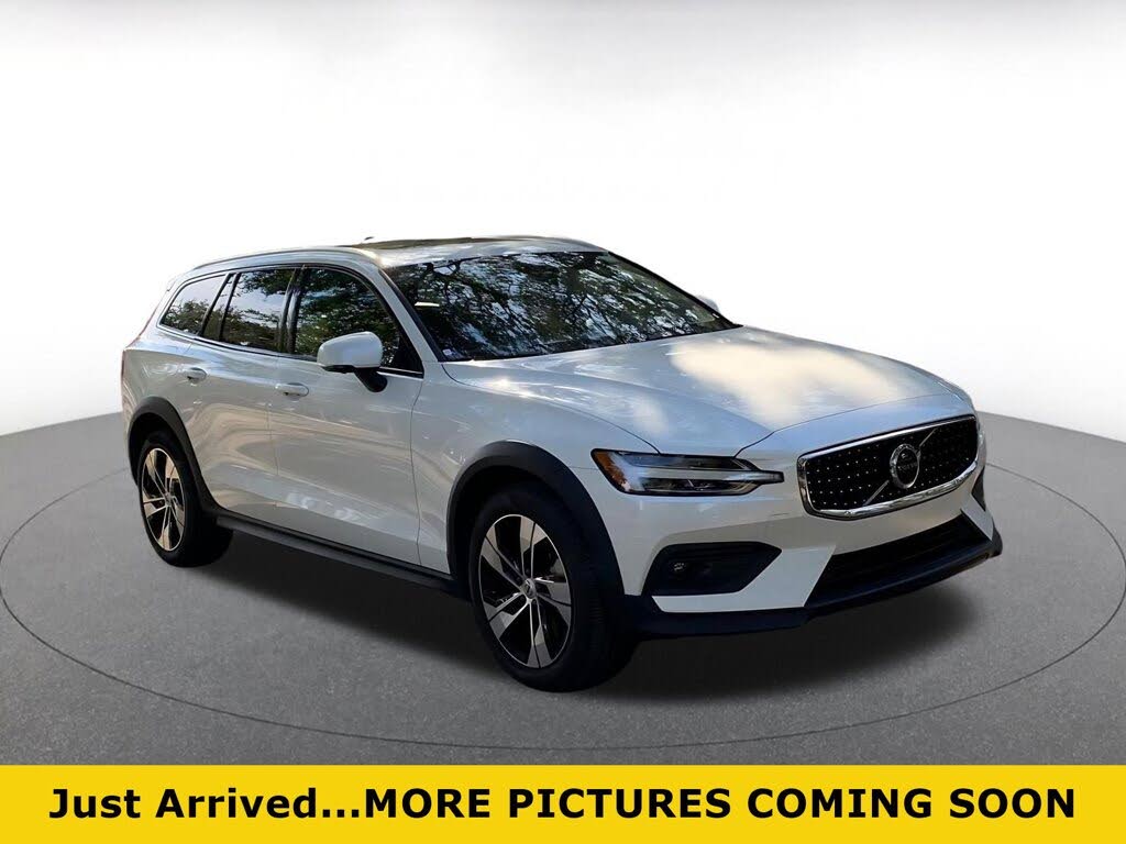 2025 Volvo V60 Cross Country B5 Plus AWD