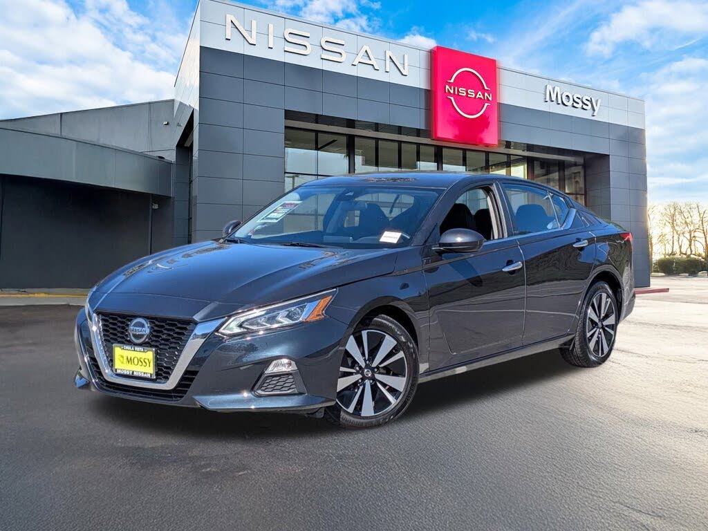 2022 Nissan Altima 2.5 SV FWD